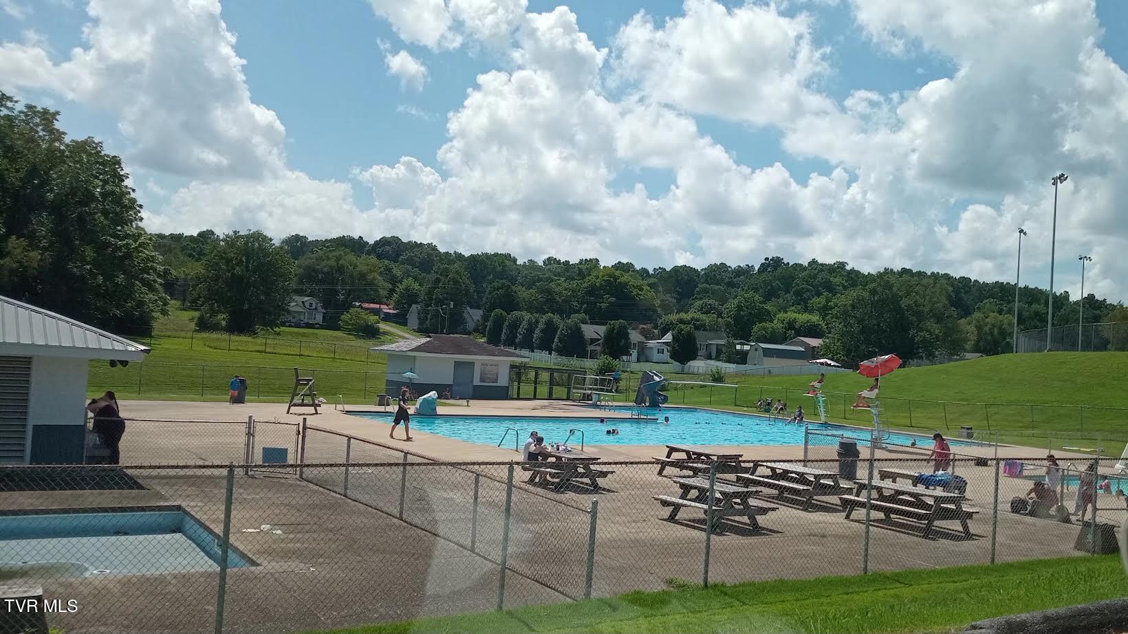 Public swimming pool