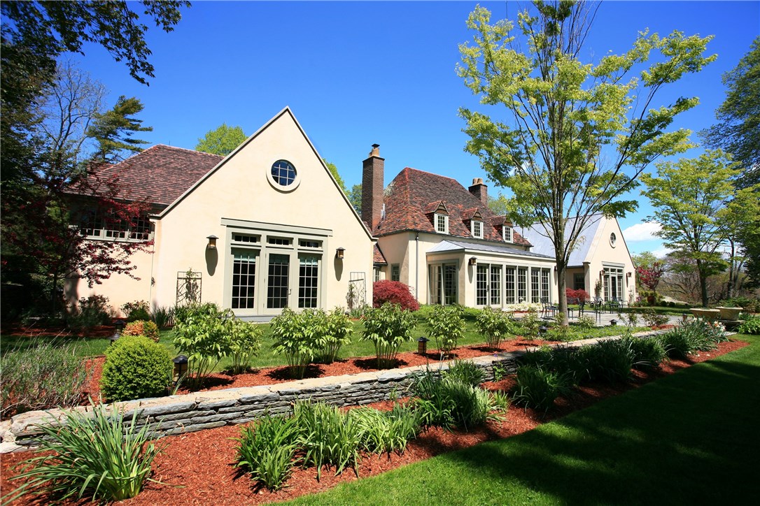 330 Gray Craig Road Middletown, RI 02842 - Photo 2 of 31