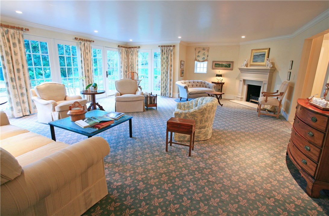 330 Gray Craig Road Middletown, RI 02842 - Photo 5 of 31