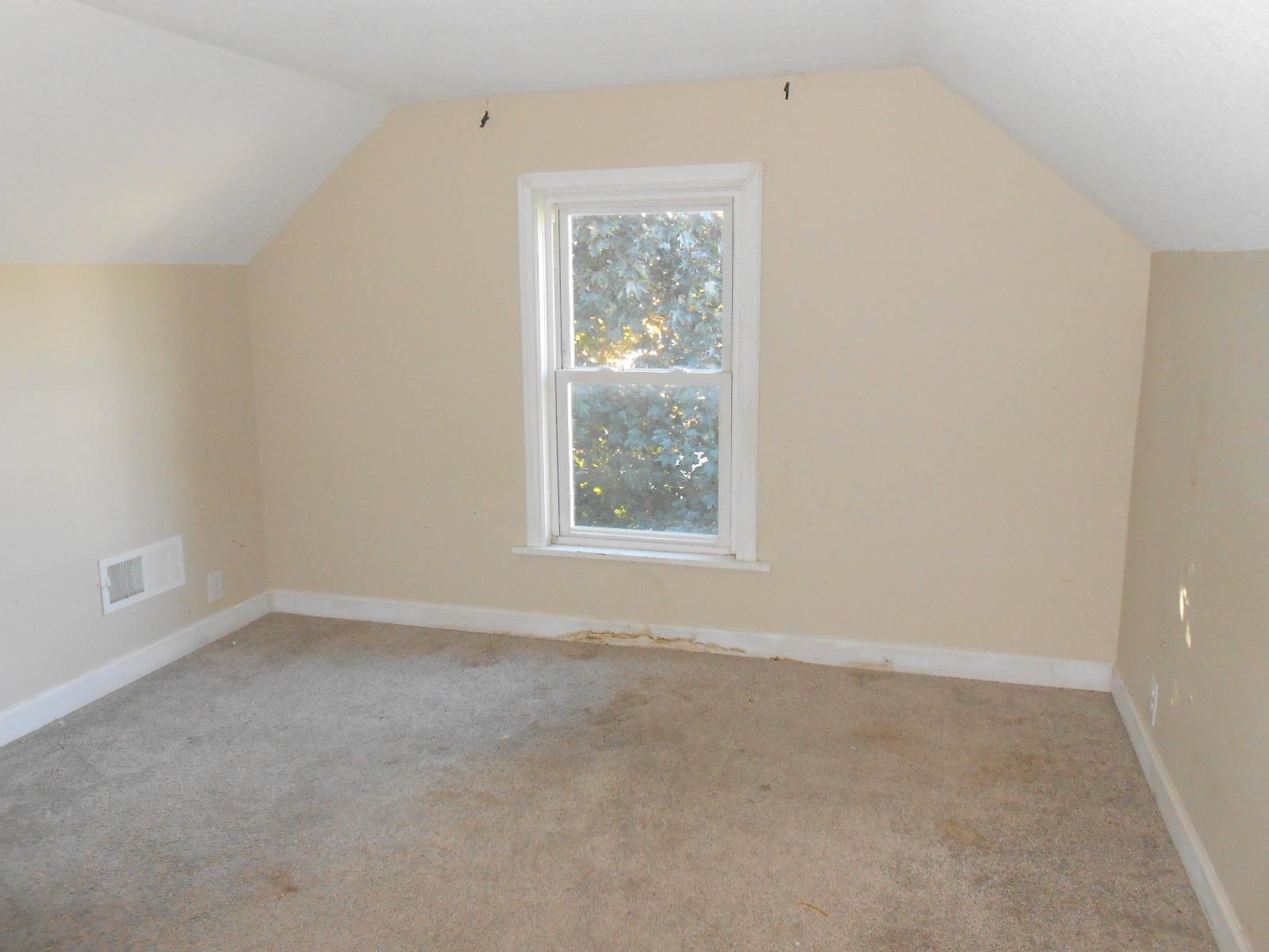 330 East Jones Street Warren, IN 46792 - Photo 5 of 20