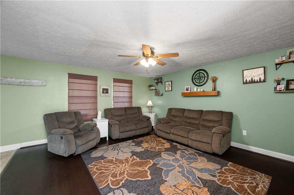 623 Mason Road Tarentum, PA 15084 - Photo 6 of 35