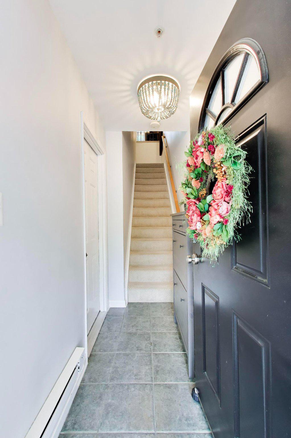 11830 Breton Court, Unit 23B Reston, VA 20191 - Photo 7 of 43 Inviting entryway