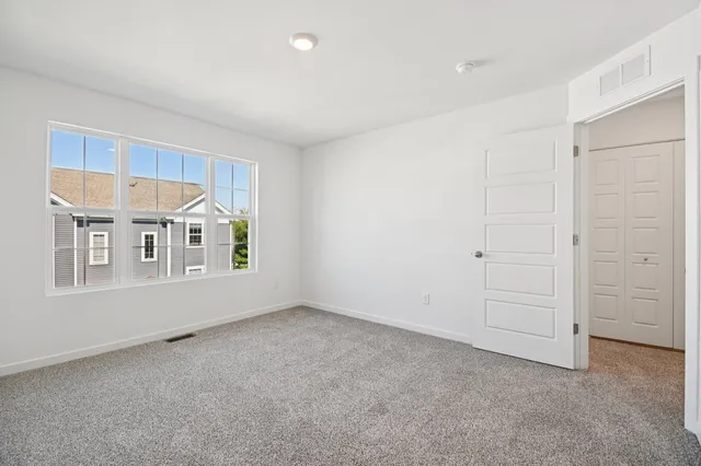 $311,990 | 907 Briar Gln Court, Hampshire, IL 60140