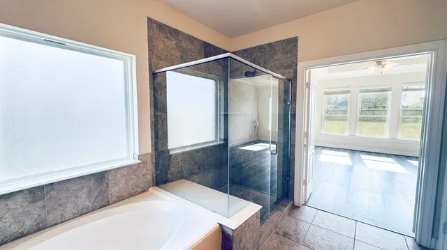 $3,200 | 1236 Laurel Loop, Angleton, TX 77515