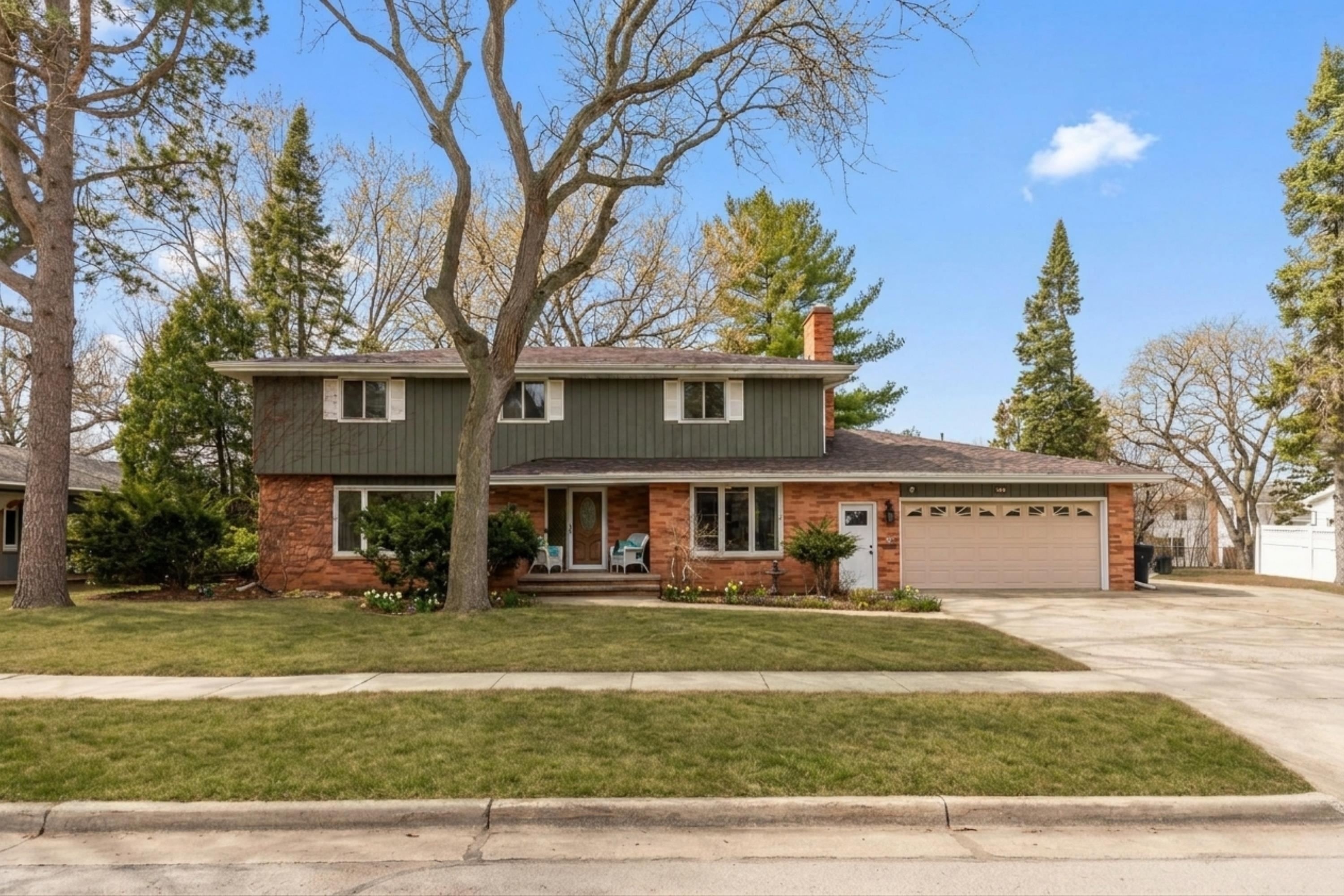 1913 North Outagamie Street Appleton, WI 54914 - Photo 1 of 56
