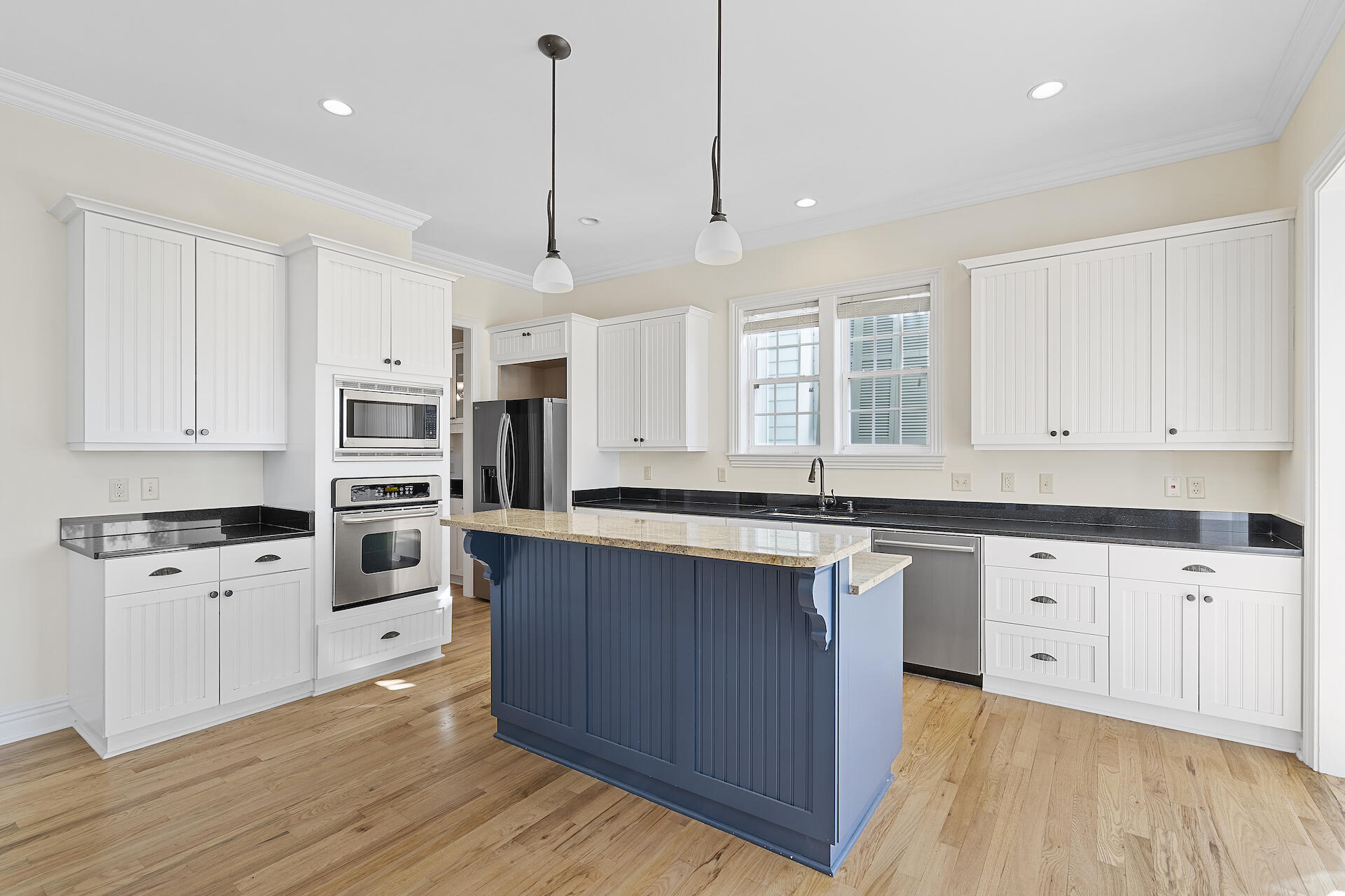 7848 Farr Street Daniel Island, SC 29492 - Photo 8 of 41 10