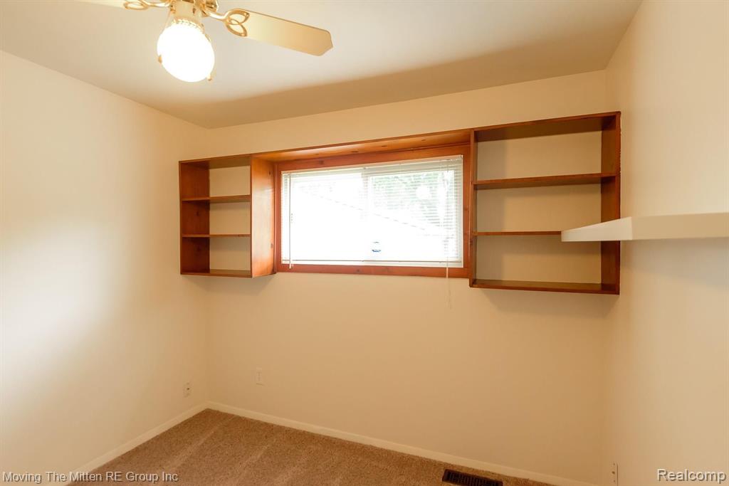 526 South Henry Ruff Road Westland, MI 48186 - Photo 22 of 39