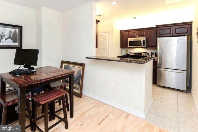$328,000 | 1600 Arch Street, Unit 1002, Philadelphia, PA 19103