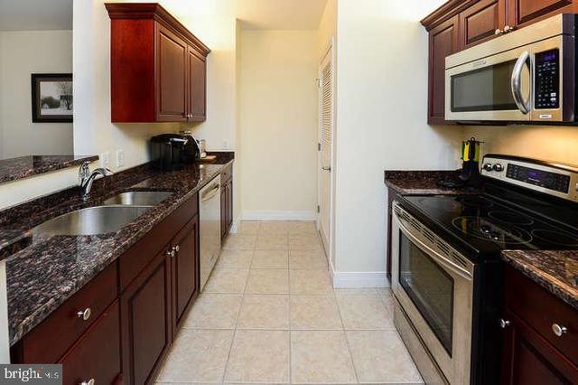 $328,000 | 1600 Arch Street, Unit 1002, Philadelphia, PA 19103