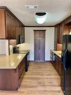 $425,000 | 17 Oakmont Circle, Belton, TX 76513