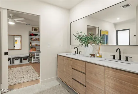 $2,895,000 | 4035 East McDonald Drive, Phoenix, AZ 85018