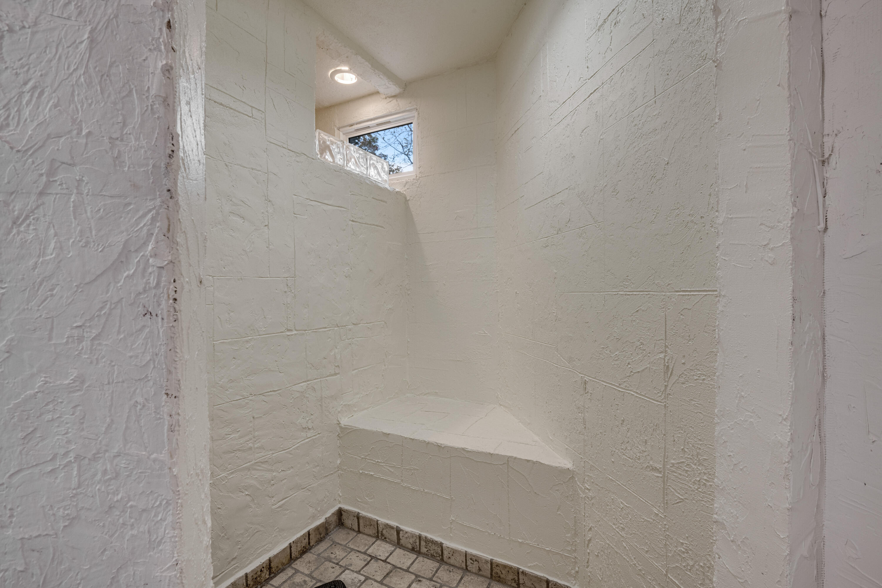 3002 Wilson Avenue Signal Mountain, TN 37377 - Photo 19 of 48 hall bathroom with shower