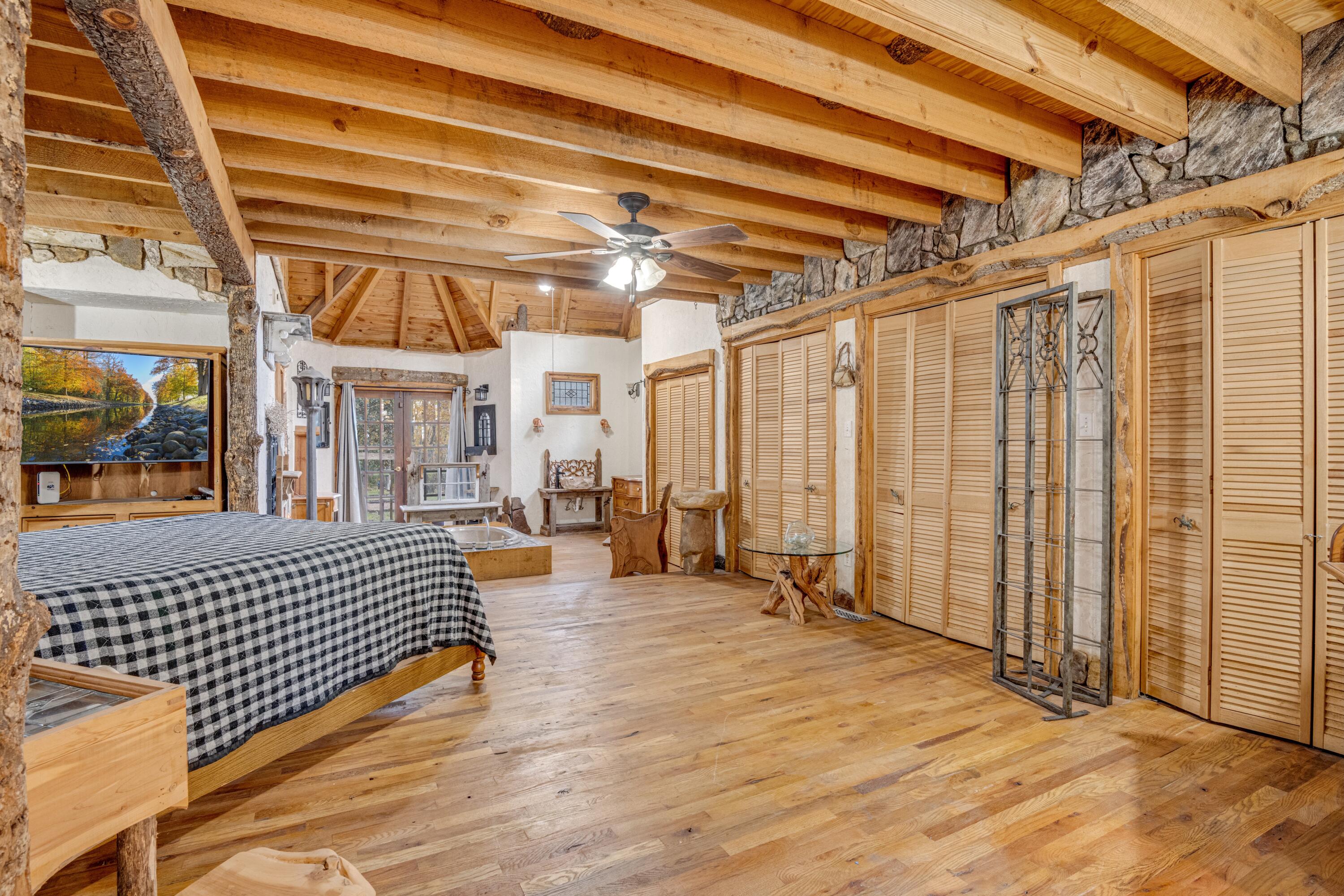 3002 Wilson Avenue Signal Mountain, TN 37377 - Photo 22 of 48 master on the main