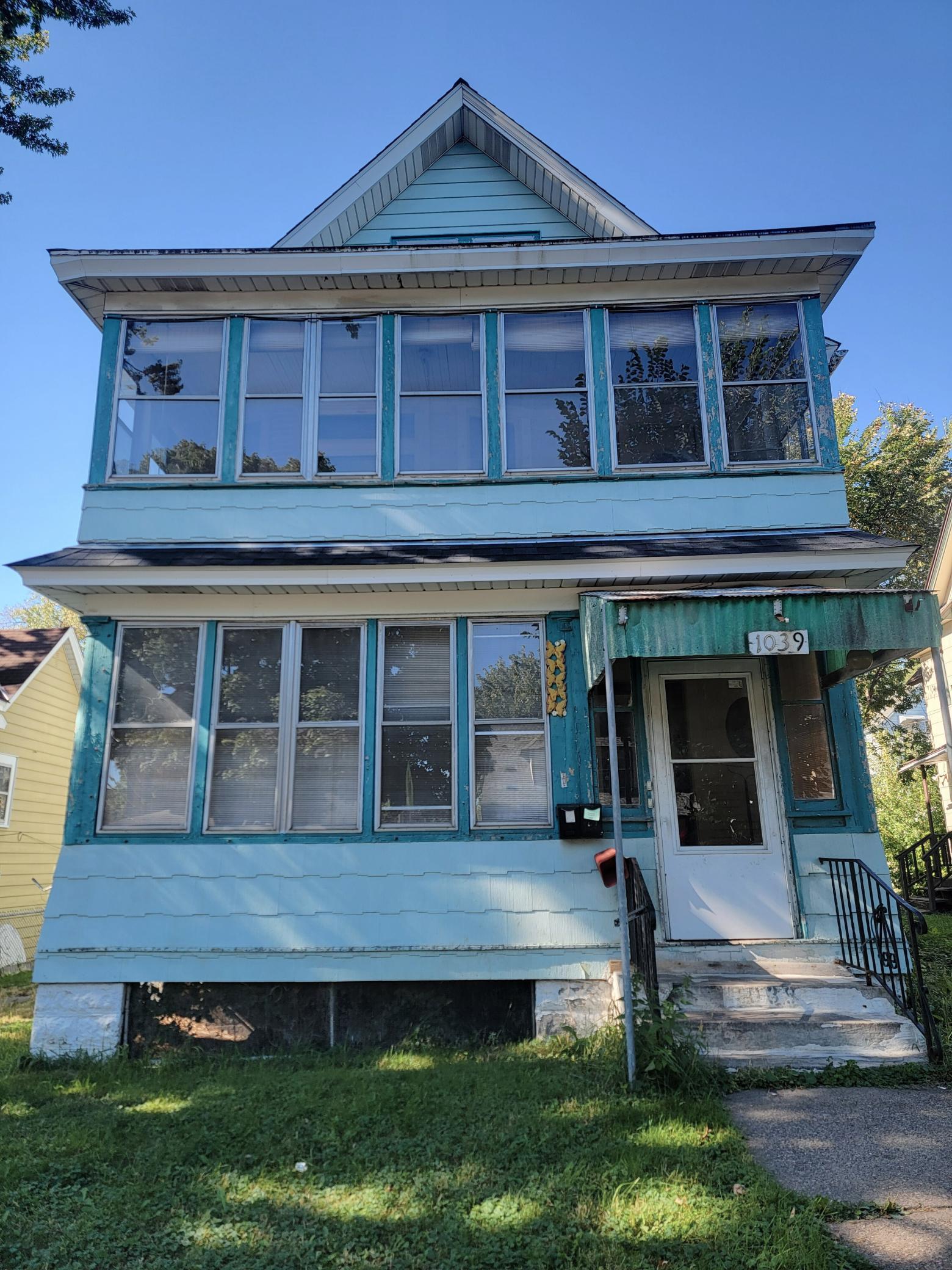 1039 Edgerton Street St. Paul, MN 55130 - Photo 1 of 14
