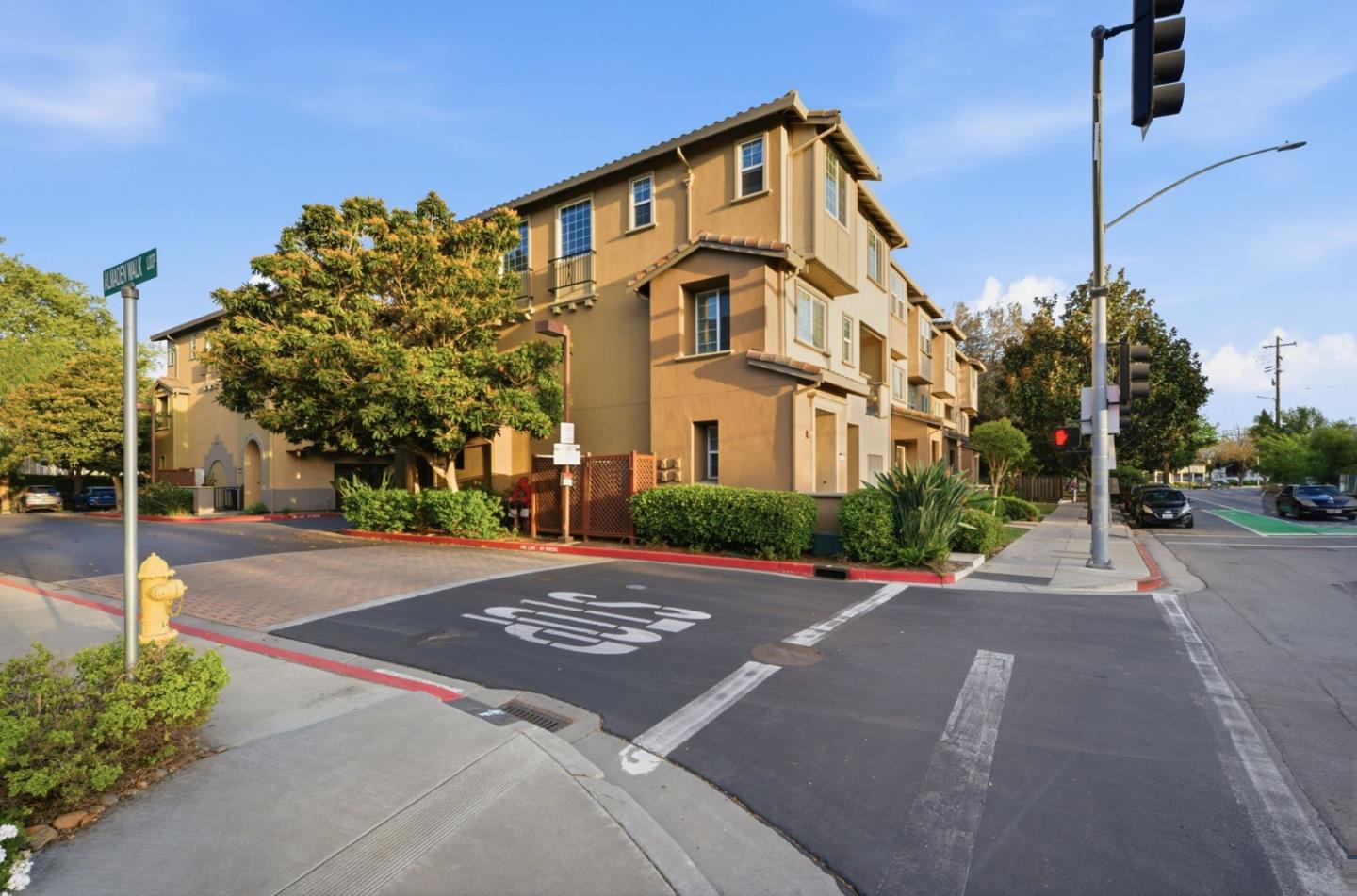 2070 Almaden Road San Jose, CA 95125 - Photo 28 of 36 a front view of a building