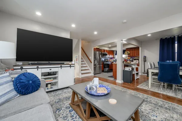 $600,000 | 42 Sefton Circle, Piscataway, NJ 08854