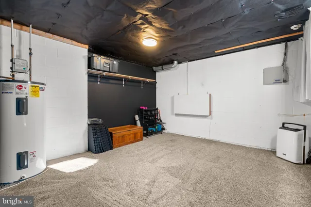 a view of a storage & utility room