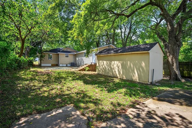 $179,888 | 205 West Bond Street, Denison, TX 75020