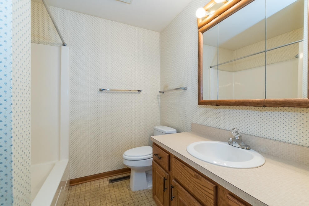 5080 Green Meadow Road Kalamazoo, MI 49009 - Photo 12 of 25 RN5_5925