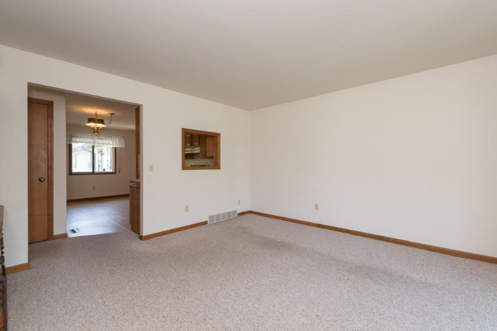 5080 Green Meadow Road Kalamazoo, MI 49009 - Photo 9 of 25 RN5_5921