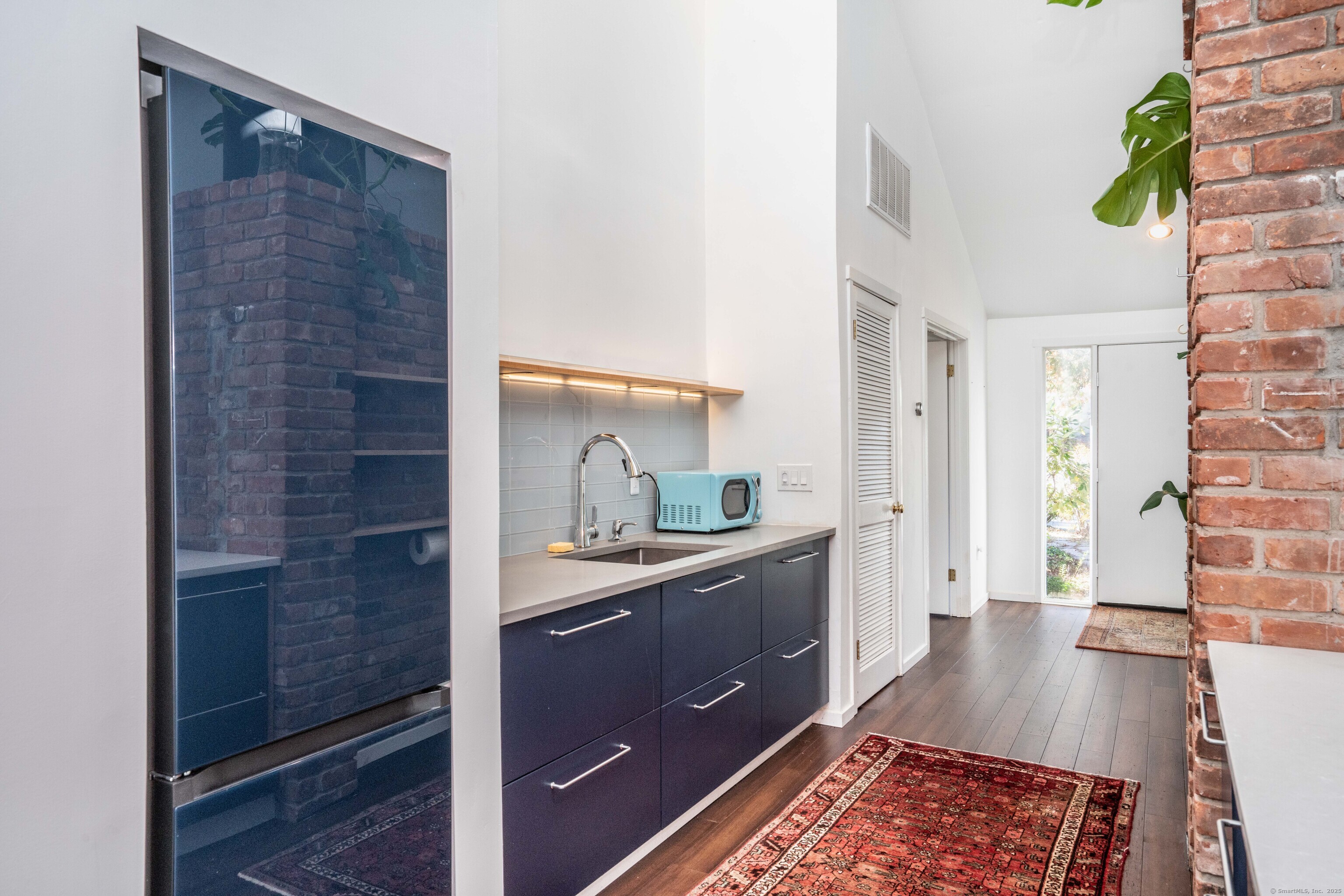 1 Morningside Court, Unit 1 Avon, CT 06001 - Photo 5 of 31 a bathroom with a sink and a mirror