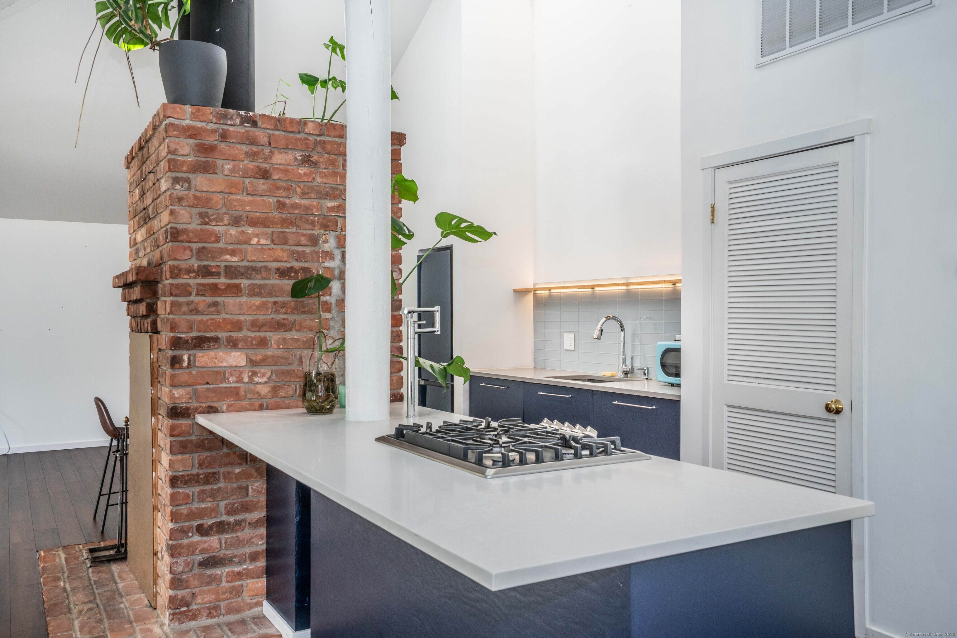 1 Morningside Court, Unit 1 Avon, CT 06001 - Photo 9 of 31 a view of hall way with furniture