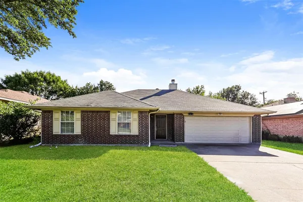 $1,760 | 606 Plainview Drive, Mansfield, TX 76063
