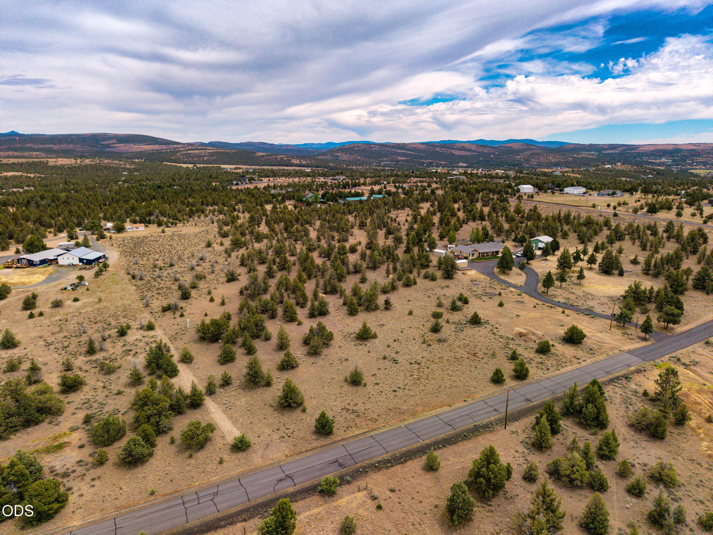 10388 Ridgeview Road Prineville, OR 97754 - Photo 3 of 27