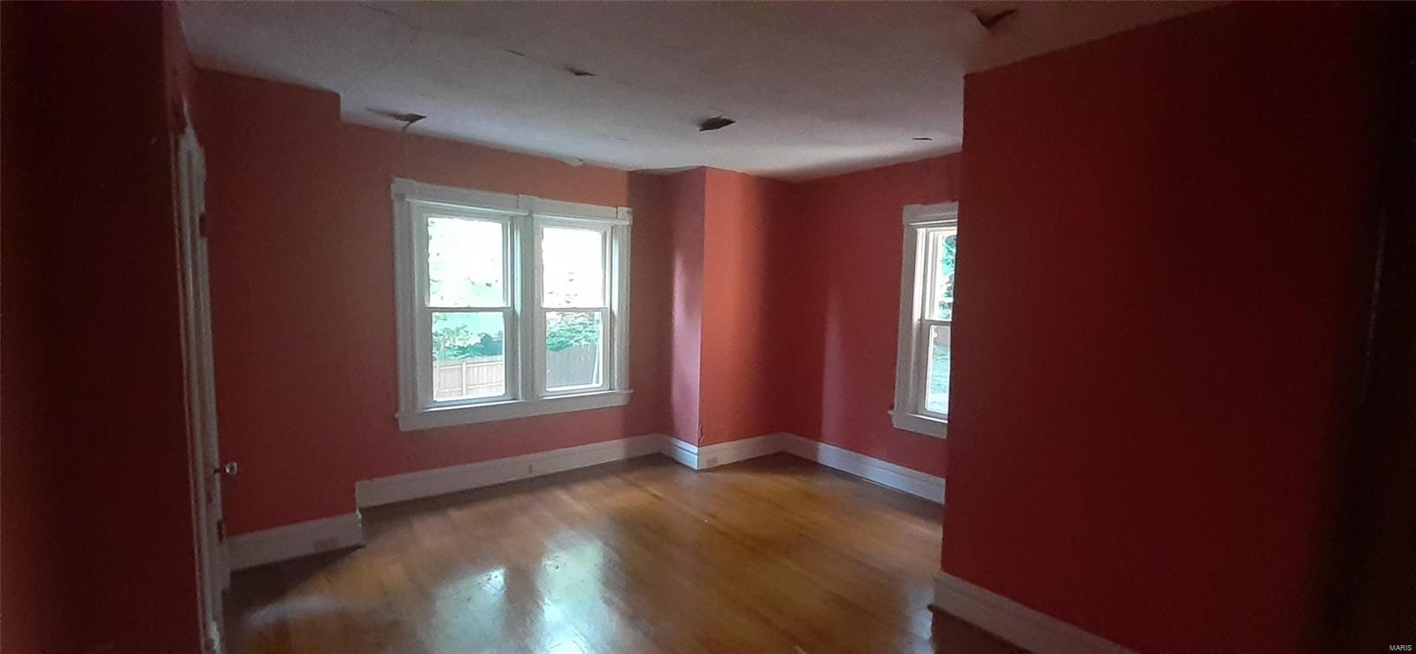 409 Carson Road St. Louis, MO 63135 - Photo 8 of 13