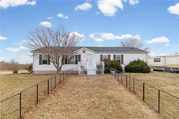 $299,000 | 5730 Southeast 33rd Highway, Osborn, MO 64474