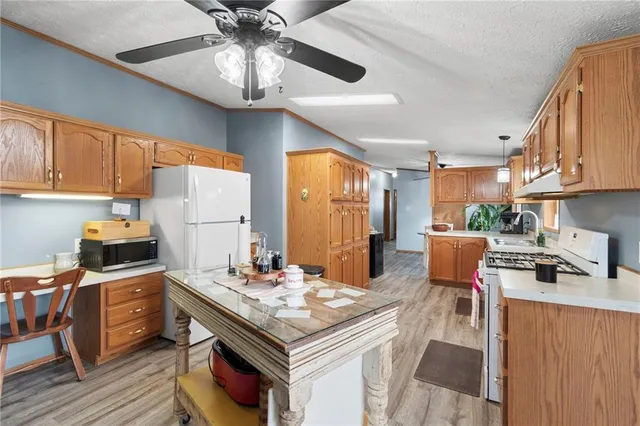 $325,000 | 5730 Southeast 33rd Highway, Osborn, MO 64474