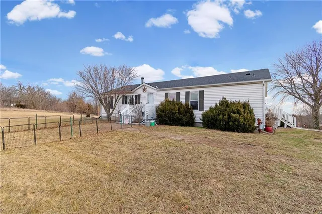 $325,000 | 5730 Southeast 33rd Highway, Osborn, MO 64474