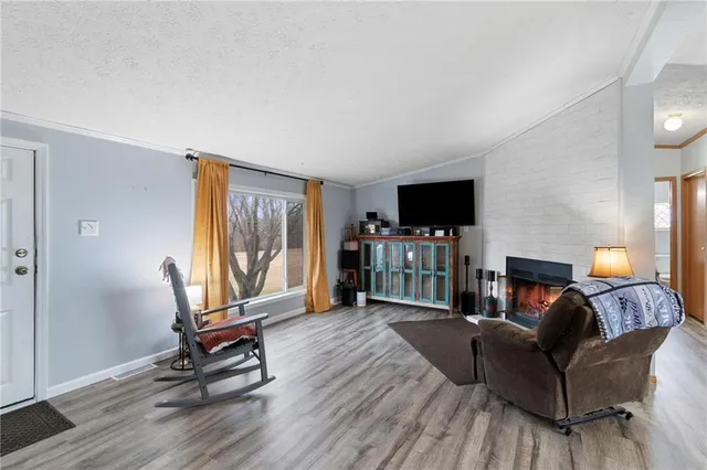 $325,000 | 5730 Southeast 33rd Highway, Osborn, MO 64474