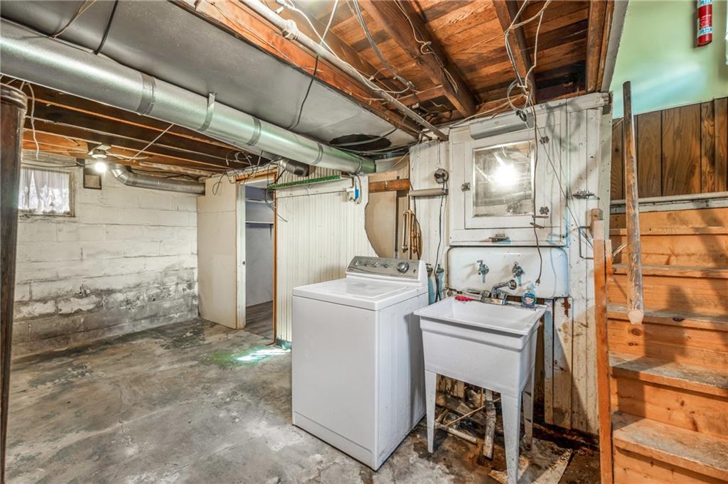 6 East Ridge Avenue Greenville, PA 16125 - Photo 31 of 47 a utility room with dryer and washer