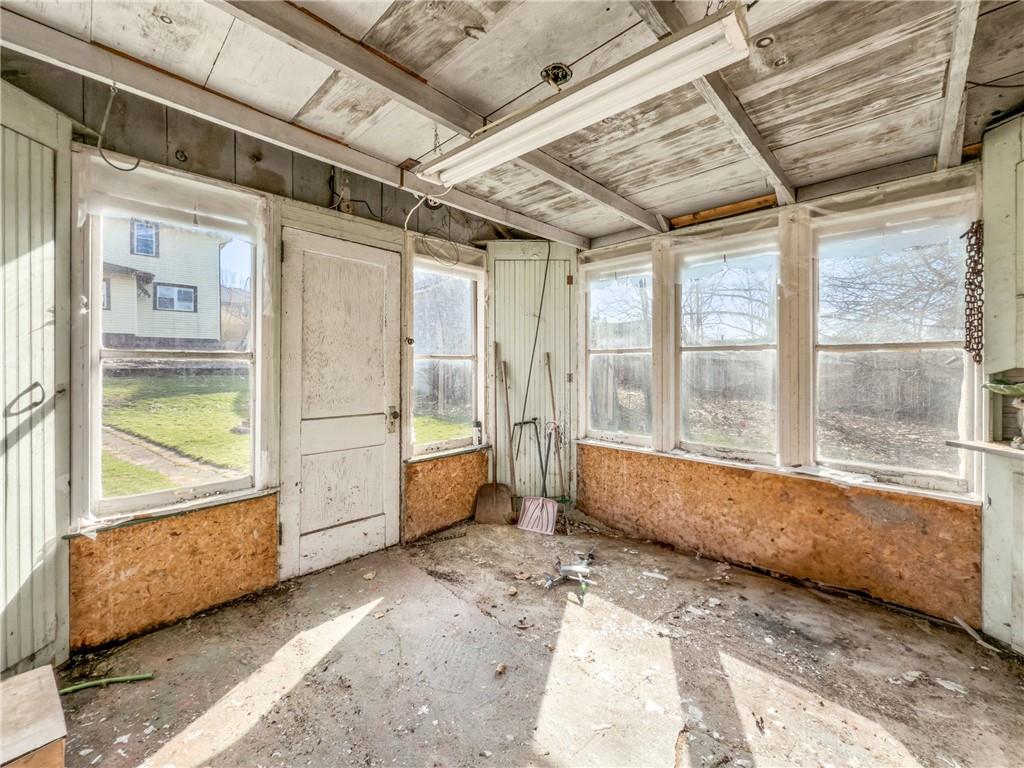 6 East Ridge Avenue Greenville, PA 16125 - Photo 44 of 47 a spacious bathroom with a tub and window