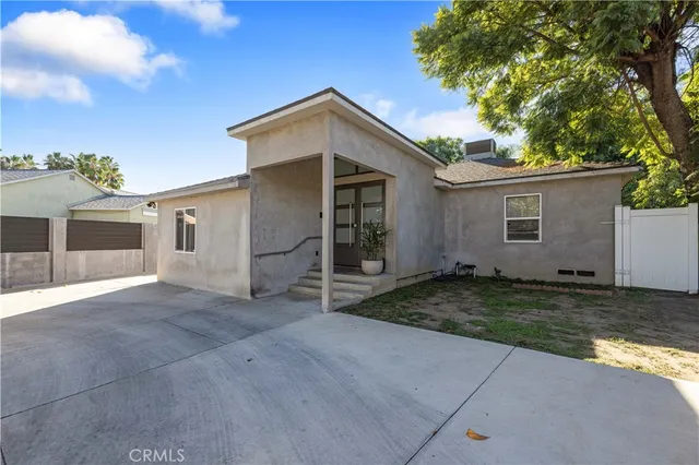 $1,499,999 | 7807 Stansbury Avenue, Panorama City, CA 91402
