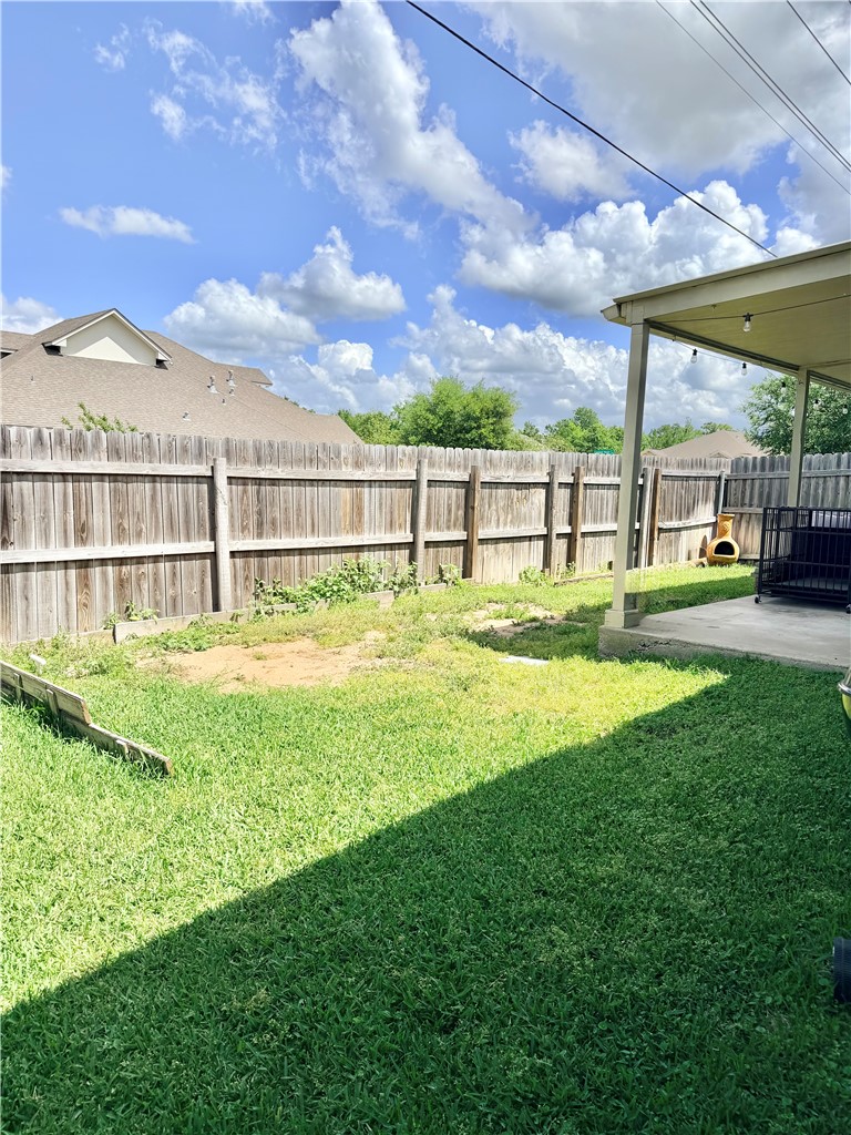 1029 Fallbrook Loop College Station, TX 77845 - Photo 33 of 34 a view of an apartment with a swimming pool and a yard