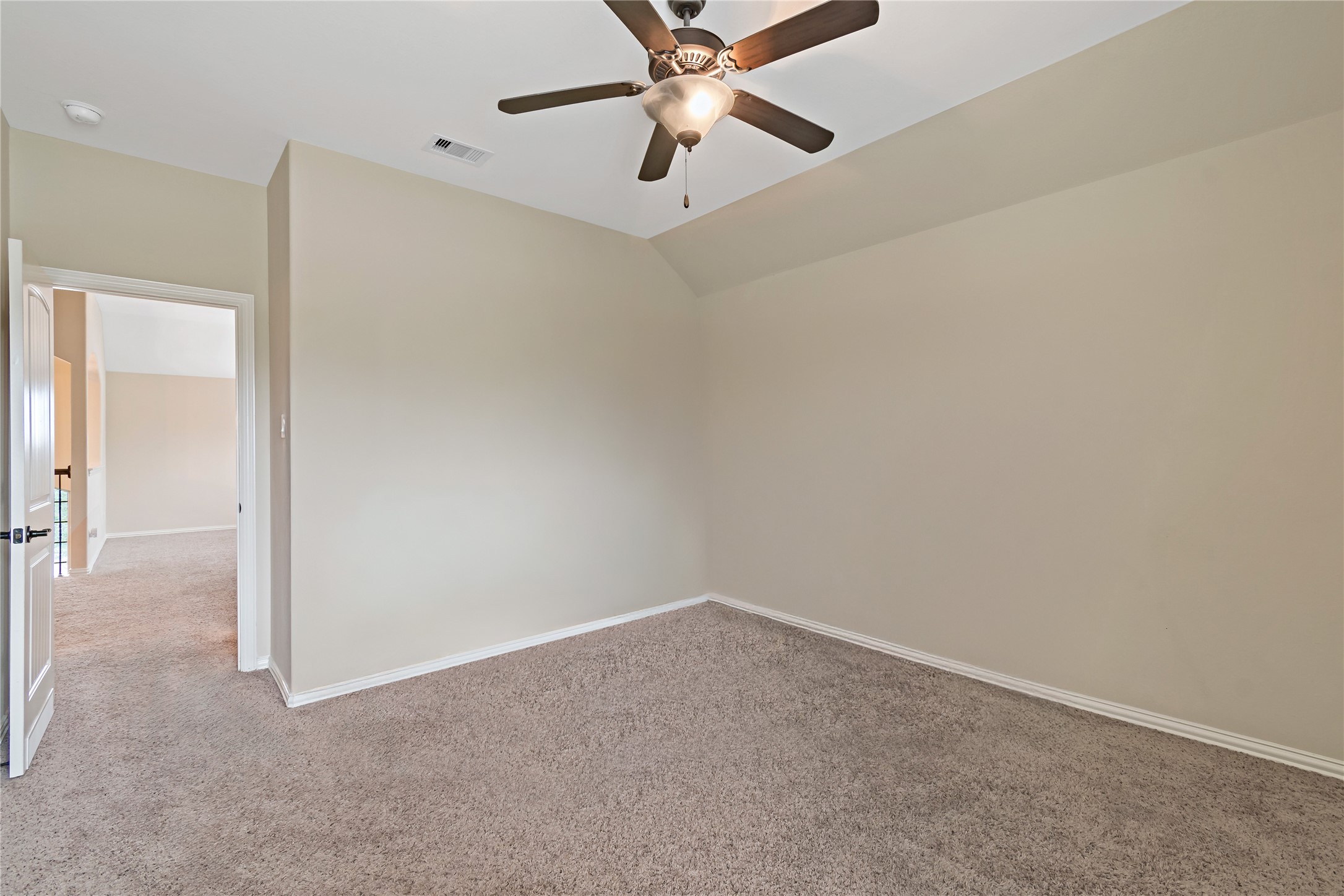 13102 Dover Bluff Drive Rosharon, TX 77583 - Photo 27 of 50 Upstairs bed 1