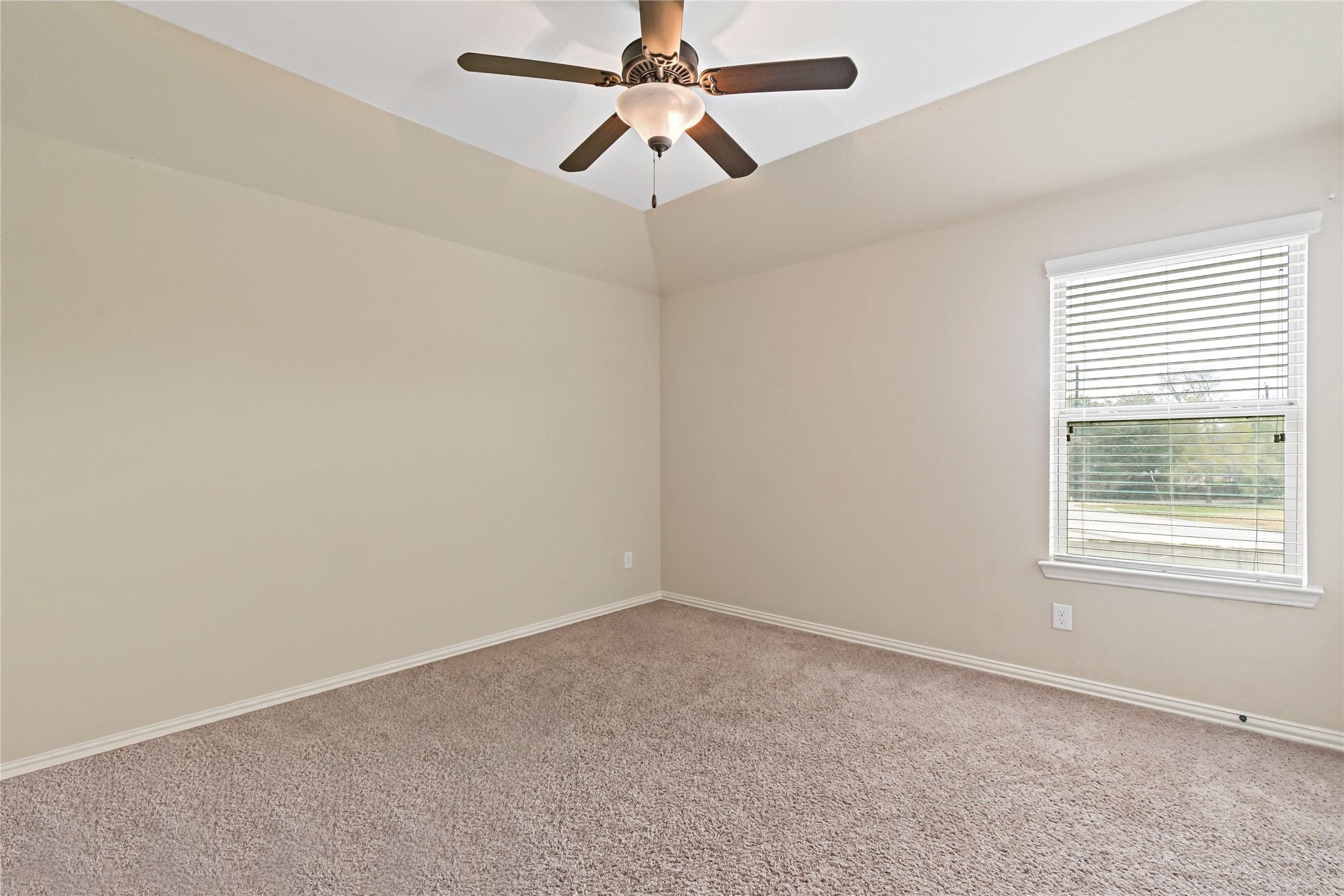 13102 Dover Bluff Drive Rosharon, TX 77583 - Photo 29 of 50 Bed 1