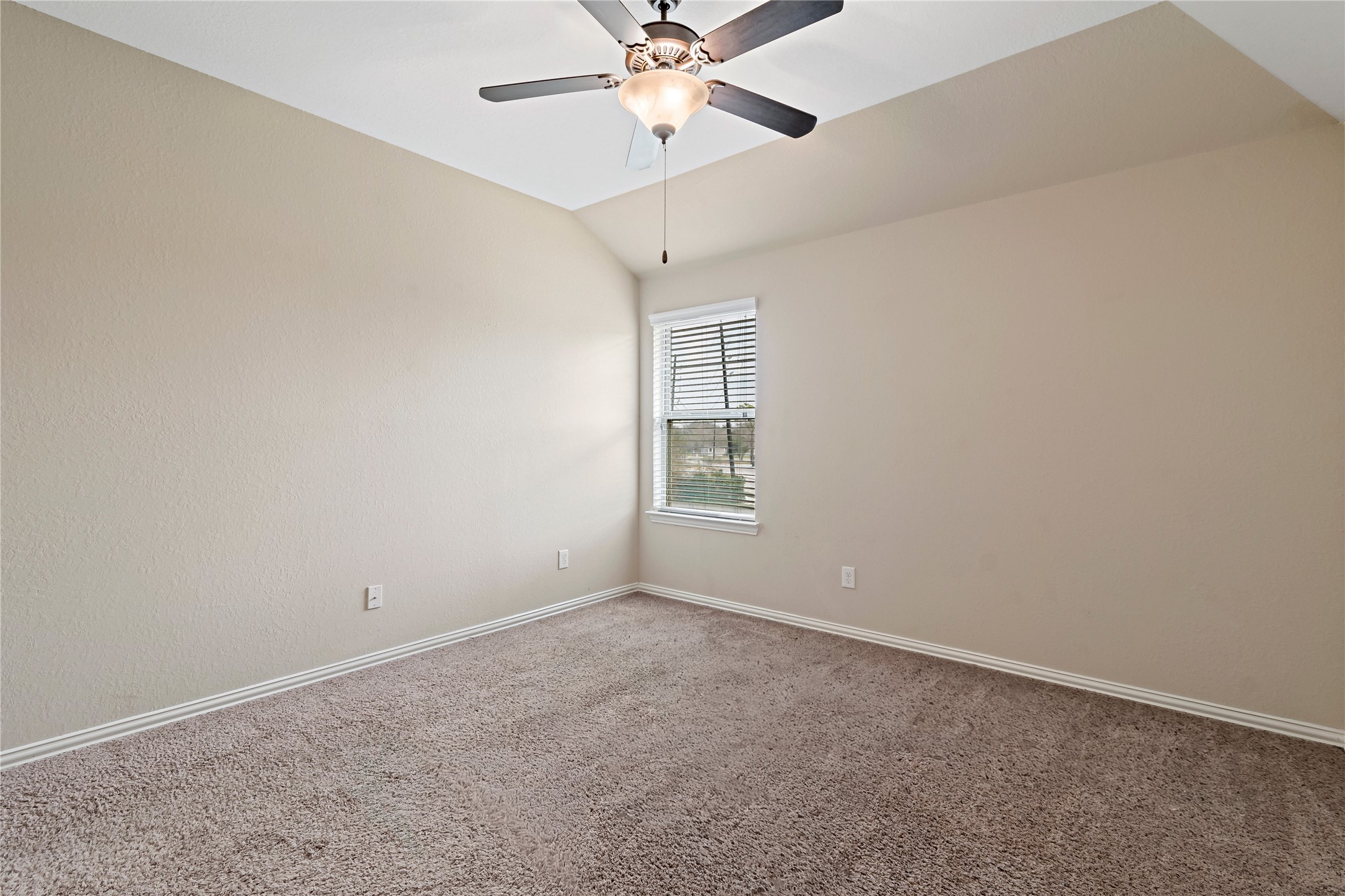 13102 Dover Bluff Drive Rosharon, TX 77583 - Photo 33 of 50 Bed 3