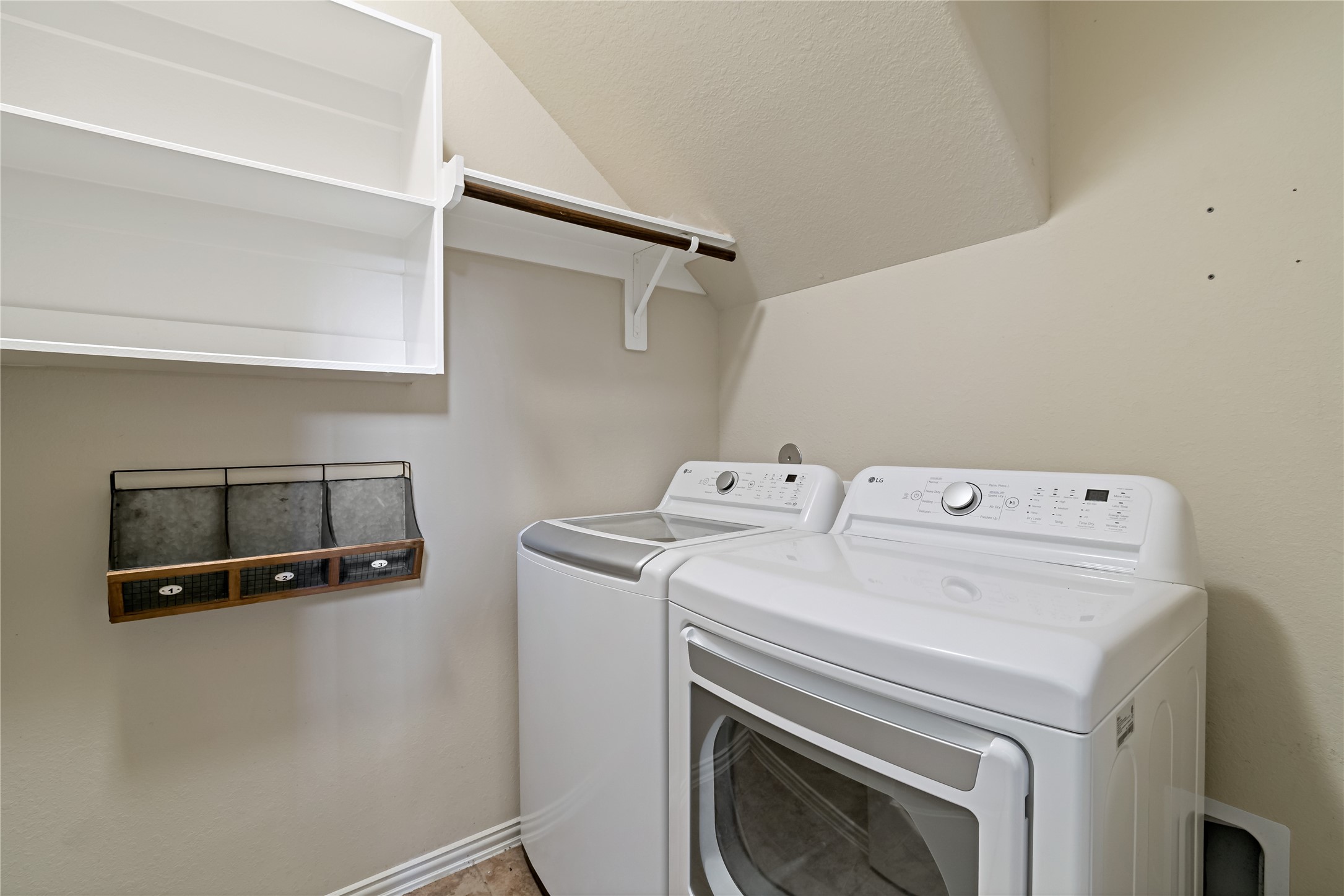 13102 Dover Bluff Drive Rosharon, TX 77583 - Photo 44 of 50 Laundry Conveniently by Garage