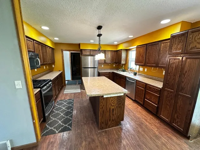 $599,900 | 6455 7th Avenue Northwest, Willmar, MN 56201