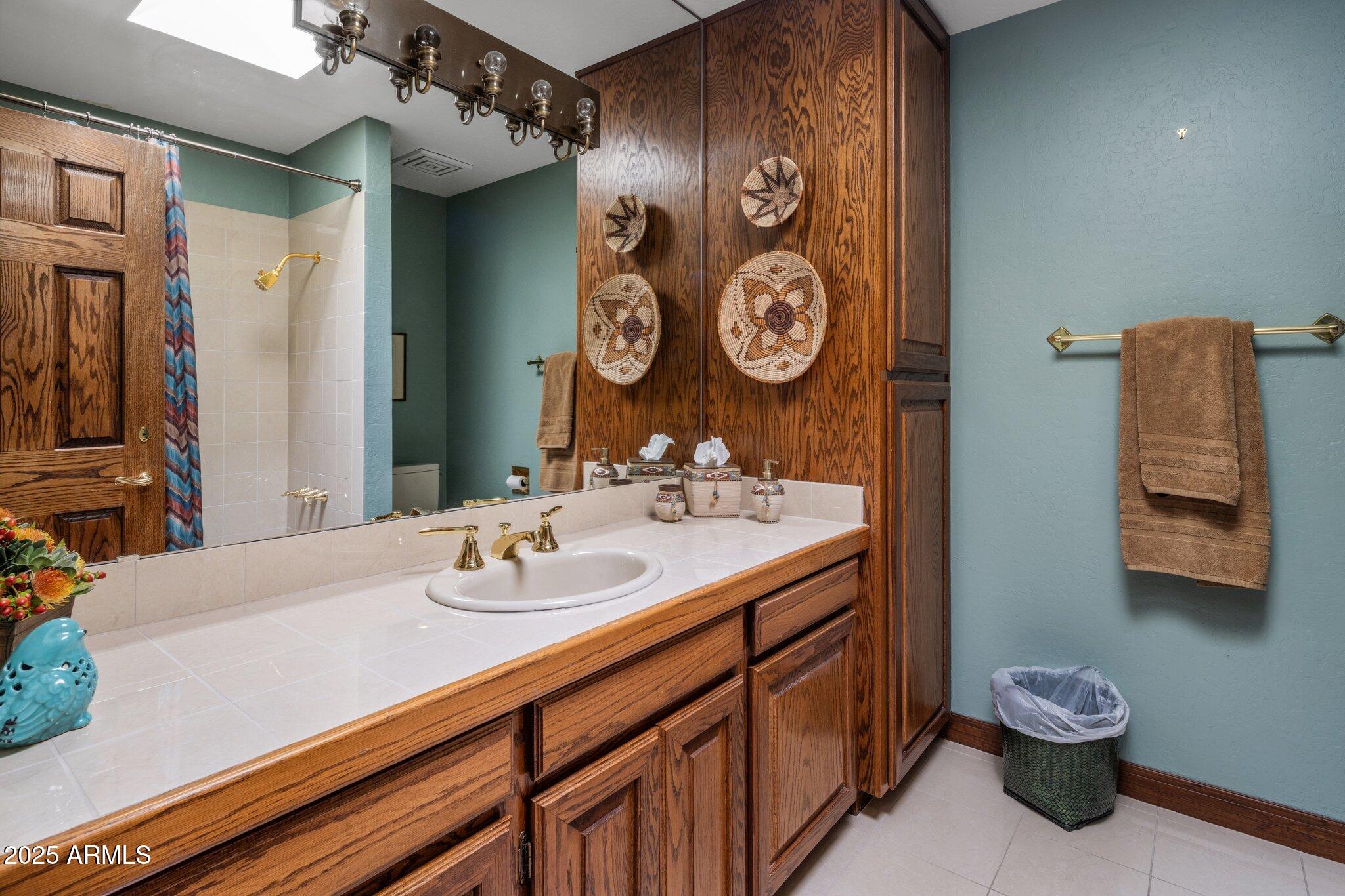 5254 East Arroyo Road Paradise Valley, AZ 85253 - Photo 59 of 69 36-web-or-mls-ellen20250303_0870 copy