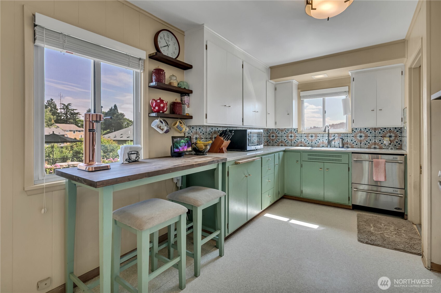 324 Stevens Avenue Southwest Renton, WA 98057 - Photo 11 of 40 Gallery Image 11