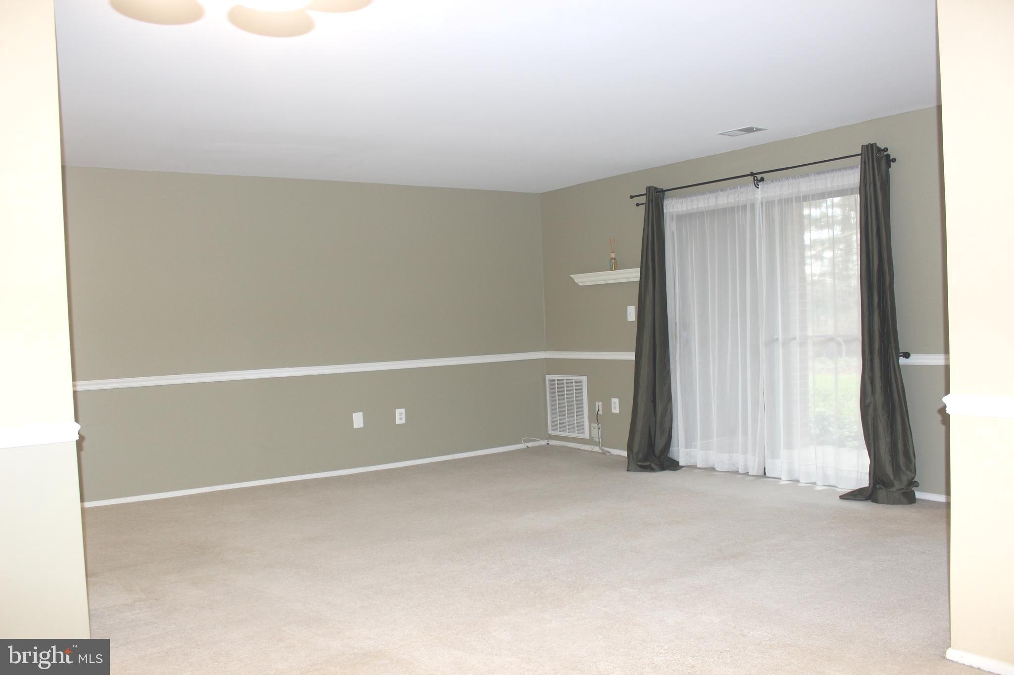 8141 Needwood Road, Unit T103 Derwood, MD 20855 - Photo 11 of 58 Living room