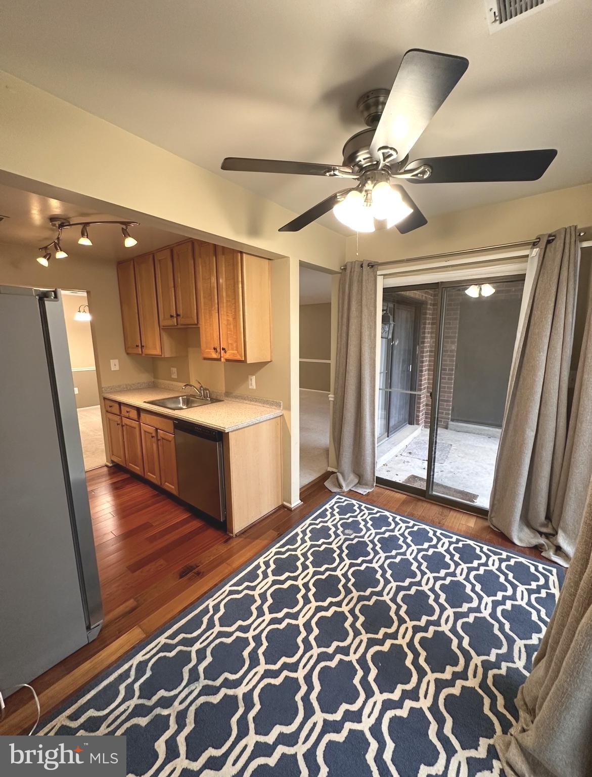 8141 Needwood Road, Unit T103 Derwood, MD 20855 - Photo 18 of 58 Kitchen