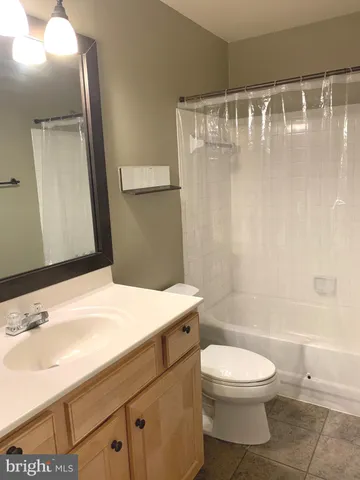 $2,100 | 8141 Needwood Road, Unit T103, Derwood, MD 20855