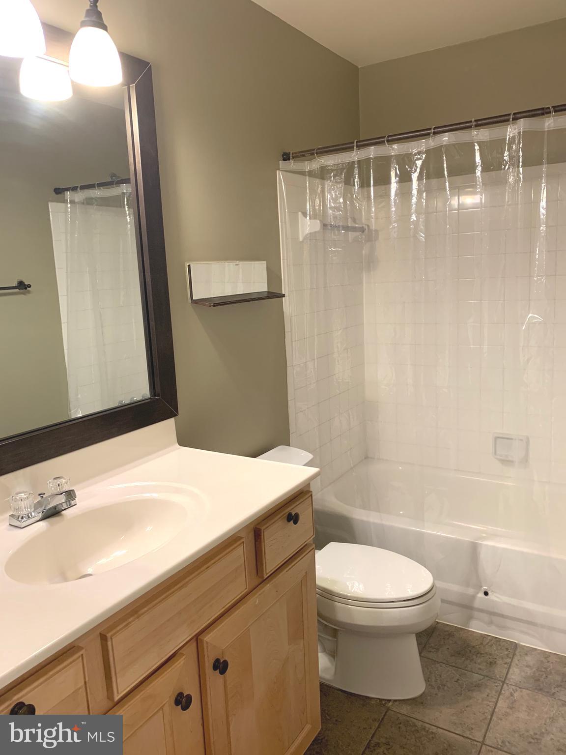 8141 Needwood Road, Unit T103 Derwood, MD 20855 - Photo 42 of 58 Hallway full bath