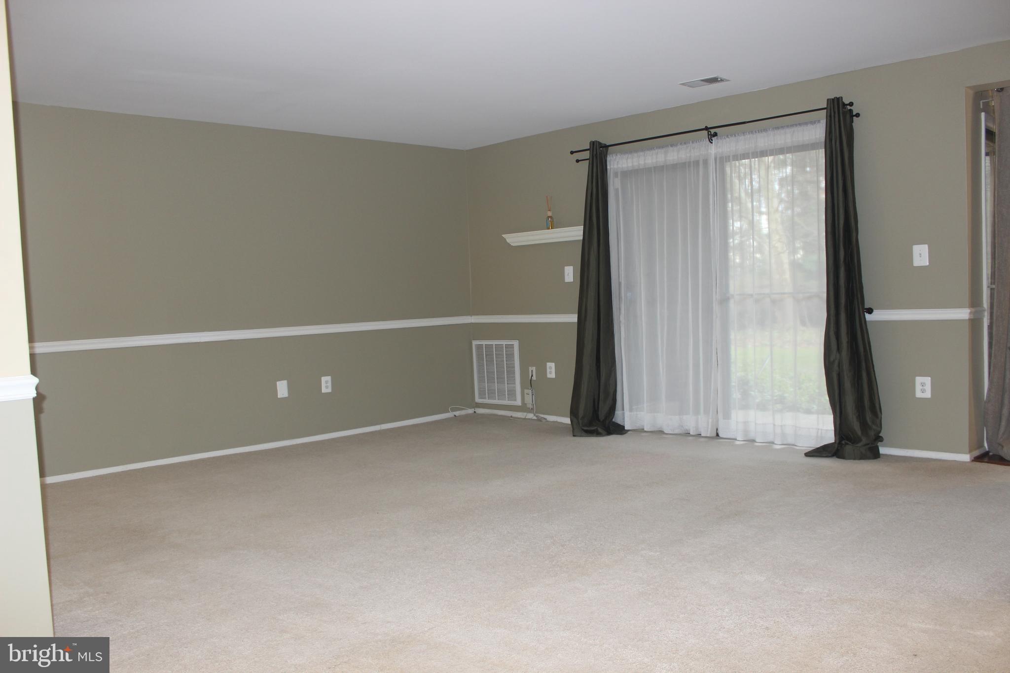 8141 Needwood Road, Unit T103 Derwood, MD 20855 - Photo 6 of 58 Living room
