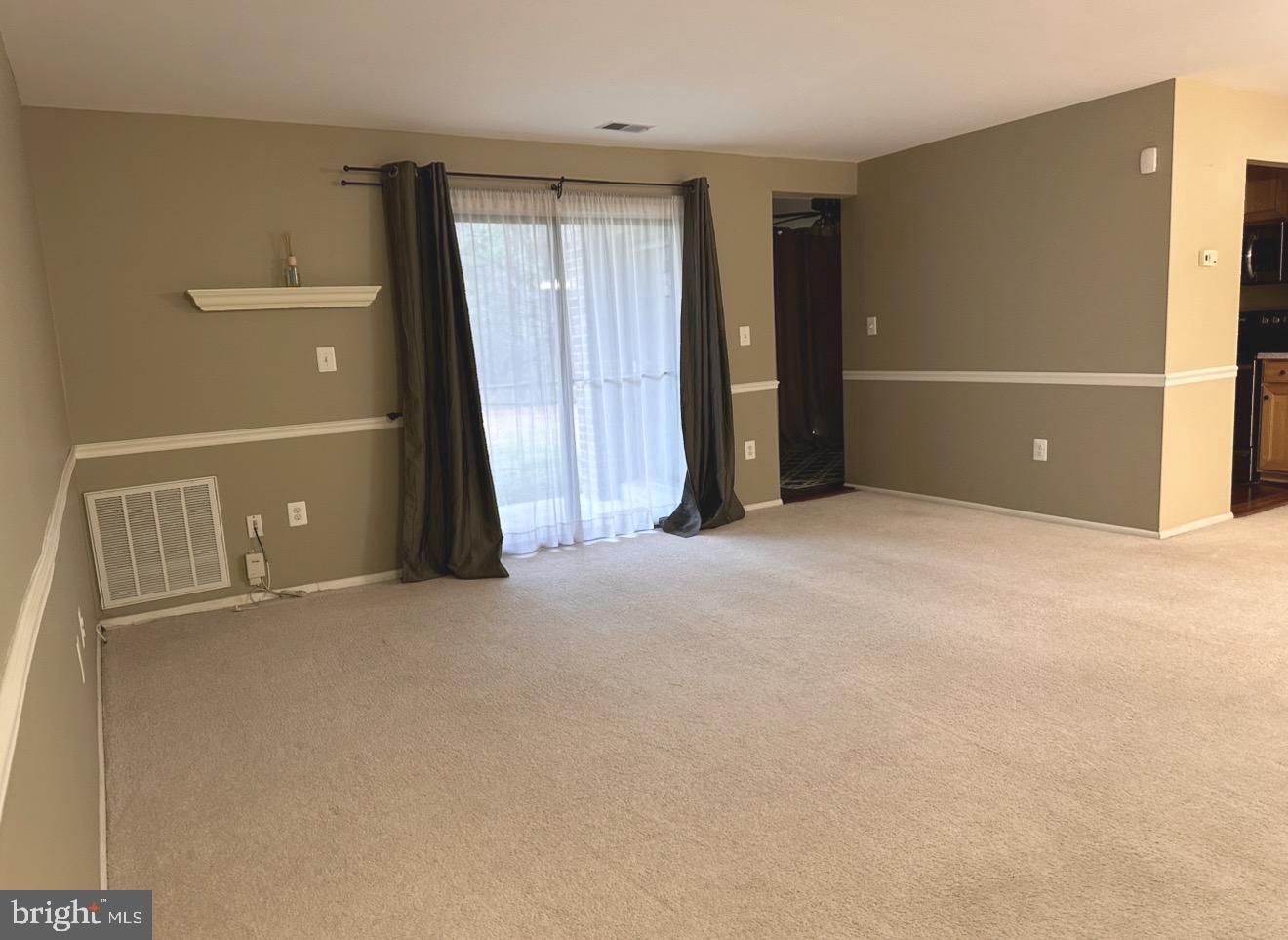 8141 Needwood Road, Unit T103 Derwood, MD 20855 - Photo 9 of 58 Living Room